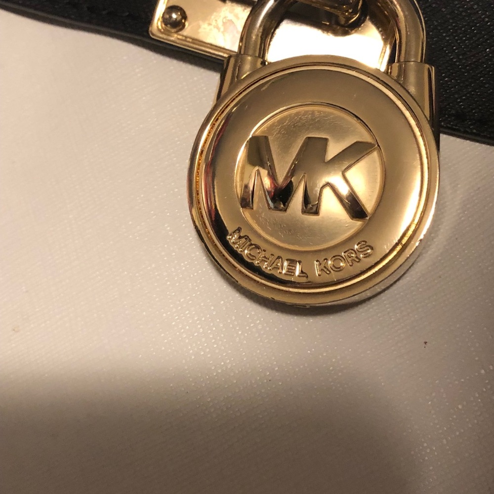 Michael Kors - Picture 2 of 3